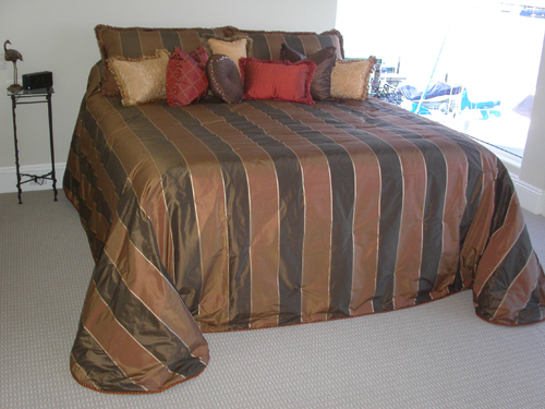 Custom Headboards & Beddings